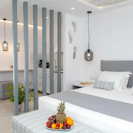 Crystal Mare מלון Naxos City