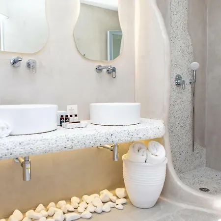 Crystal Mare מלון