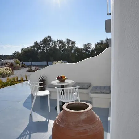 Crystal Mare מלון