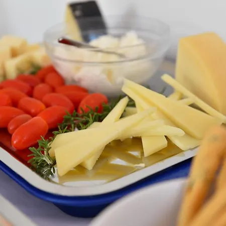 Crystal Mare מלון