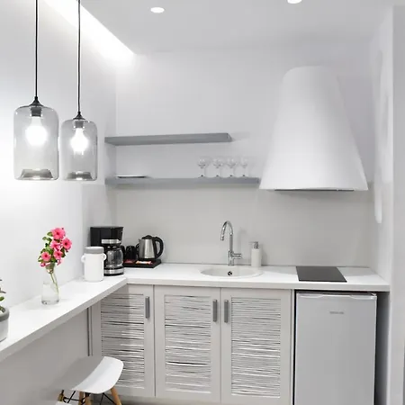 Crystal Mare מלון